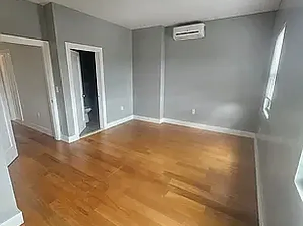 711 East 133rd Street image 5 of 9