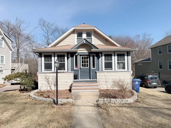 74 Stetson St, Braintree, MA 02184