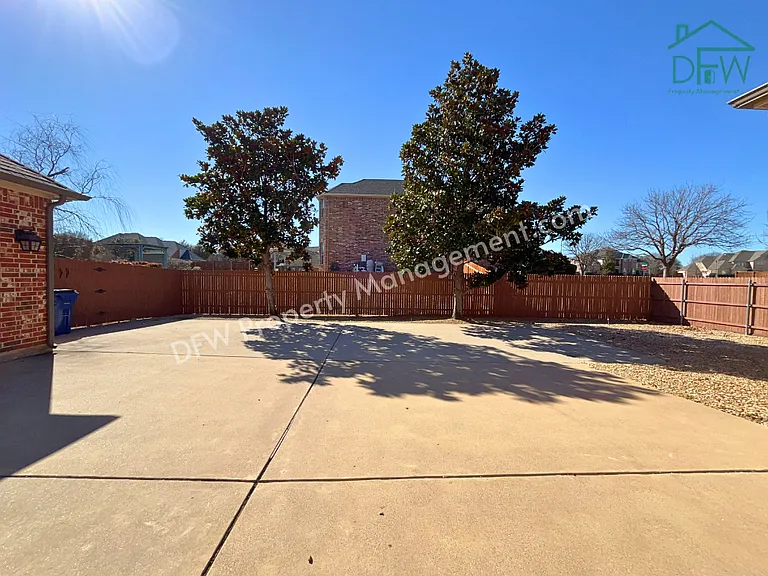 1205 Golden Gate Dr — Photo 36