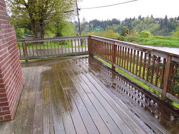 Deck facing 6th Ave.