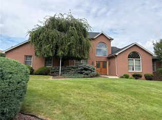 3121 Algonquin Trl, New Kensington, PA 15068