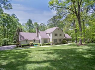 22 Oak Knoll Rd, Mendham, NJ 07945