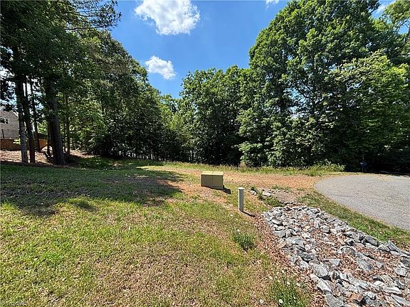 2nd image of 145 Beacon Ridge Dr #13