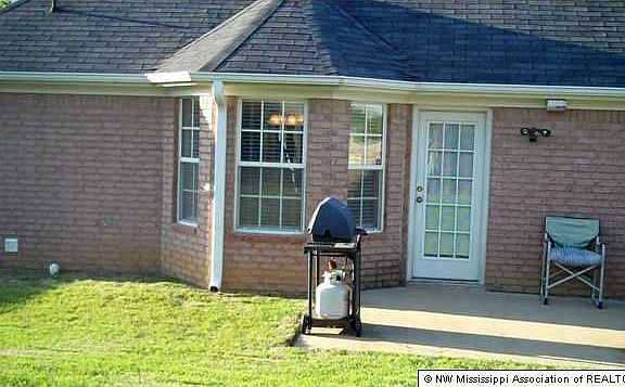 4th image of 3311 Court Dr