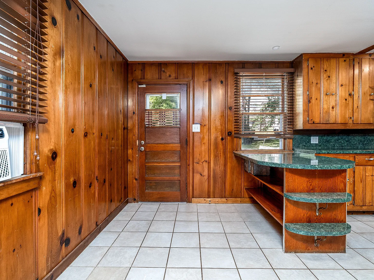2 bed, 855 sqft, $1,895 — Photo 4