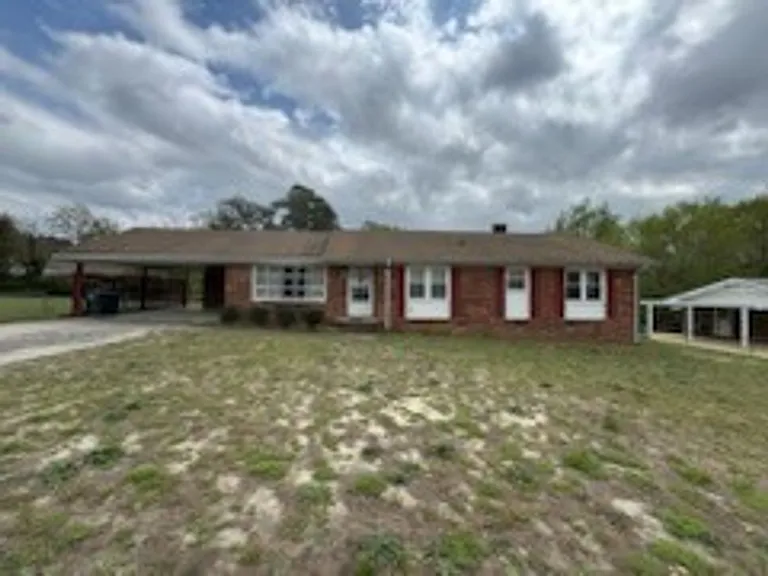 338 Summer Hill Rd — Photo 1