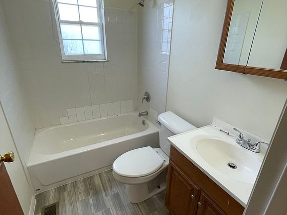 4th image of 1165 & 1175 Bishop Dr #1165-A
