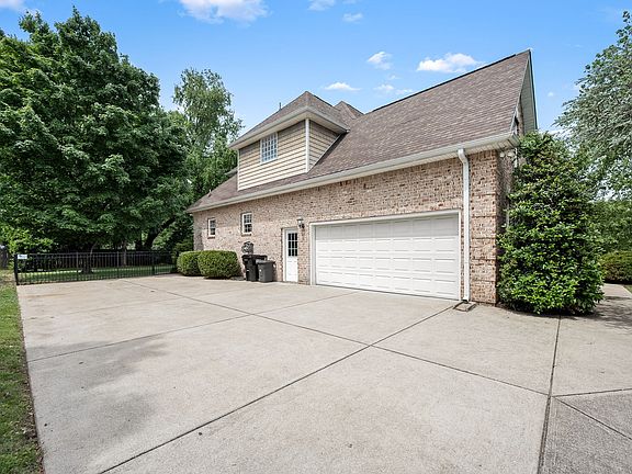 4th image of 3035 Twisted Oak Dr
