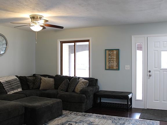 3rd image of 102 Blossom Ave