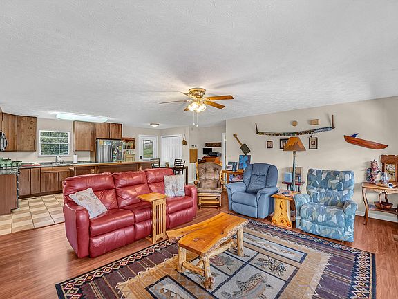 4th image of 2255 Red Bank Rd