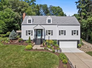 102 Locust Ln, Pittsburgh, PA 15241