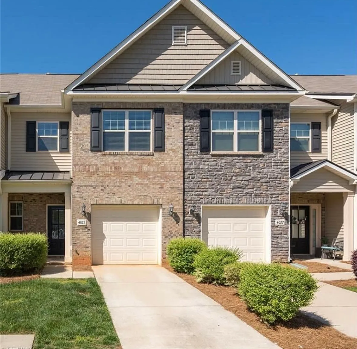 4025 Canterwood Dr — Photo 2