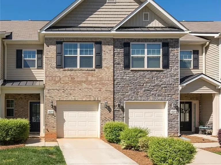 4025 Canterwood Dr — Photo 2