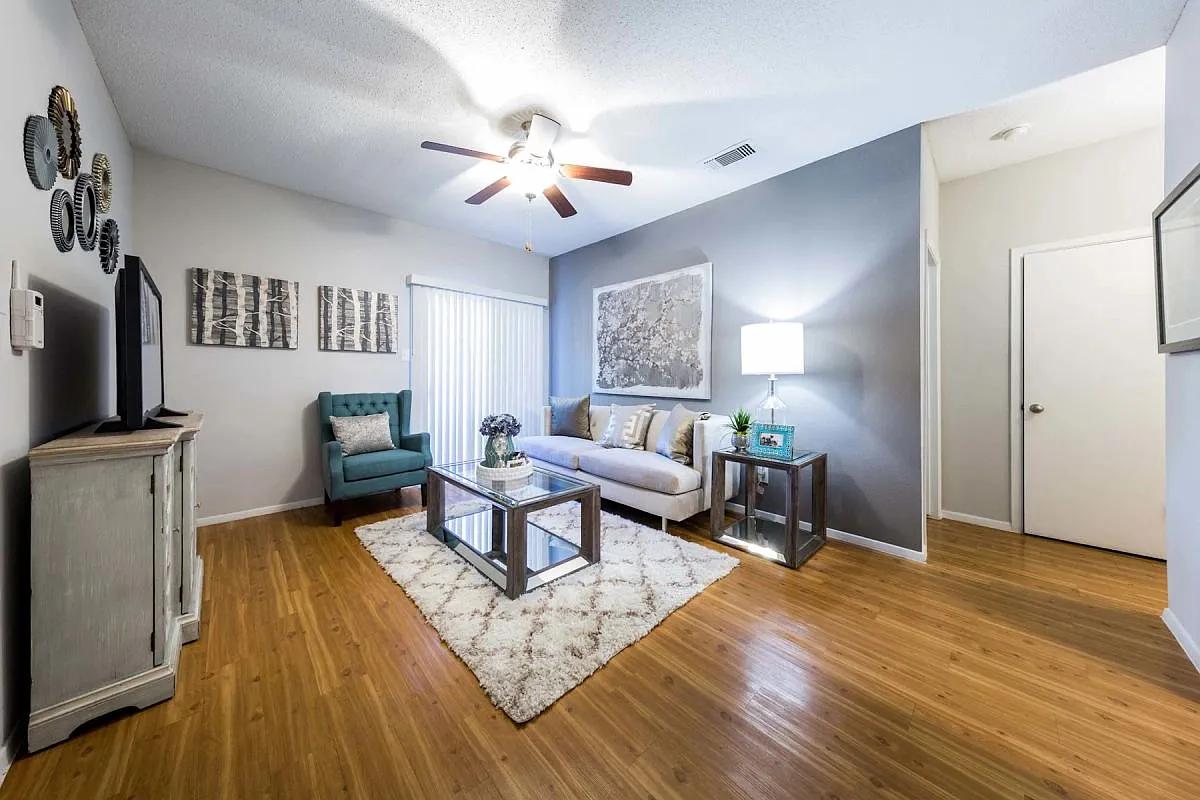 1 bed, 1.0 bath, 512 sqft, $1,133 — Photo 3