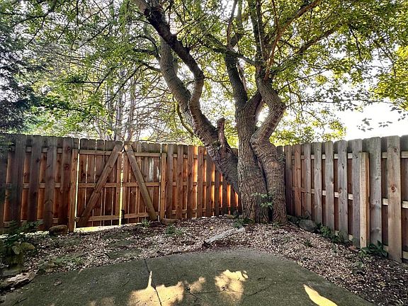 2nd image of 11 Meadowbrook Dr