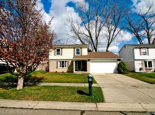 14236 Garden St, Livonia, MI 48154