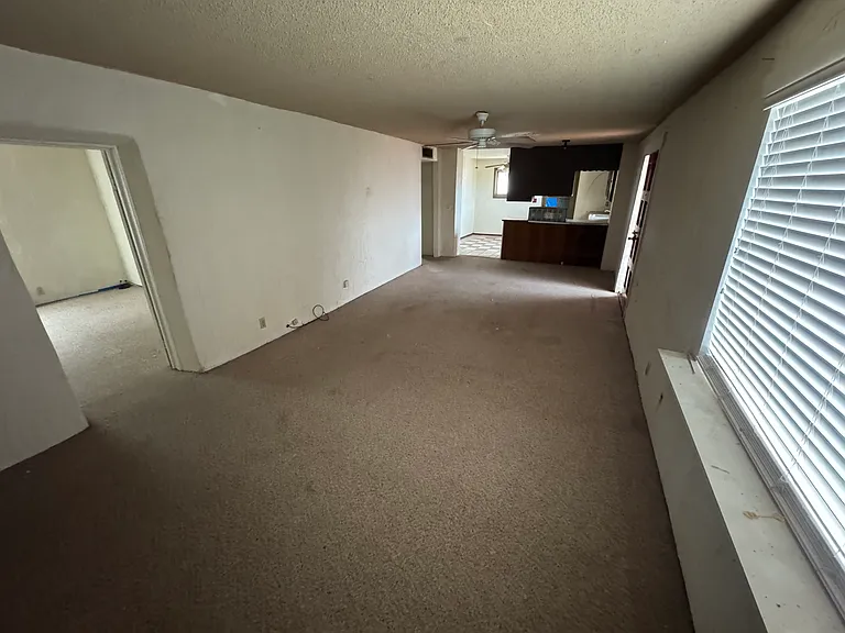 7041 S Headley Ave — Photo 6