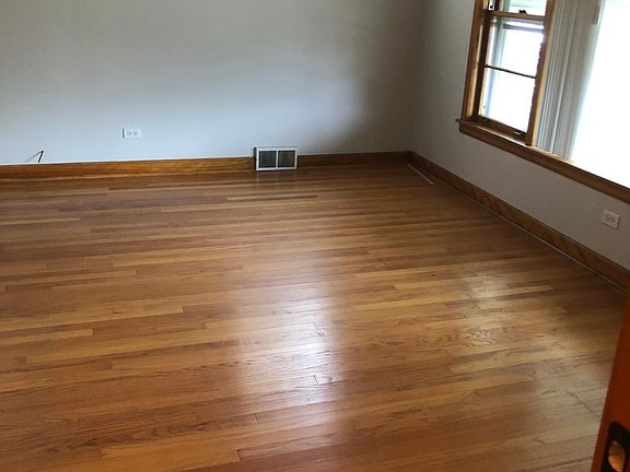 4th image of 5867 N Nagle Ave APT 1