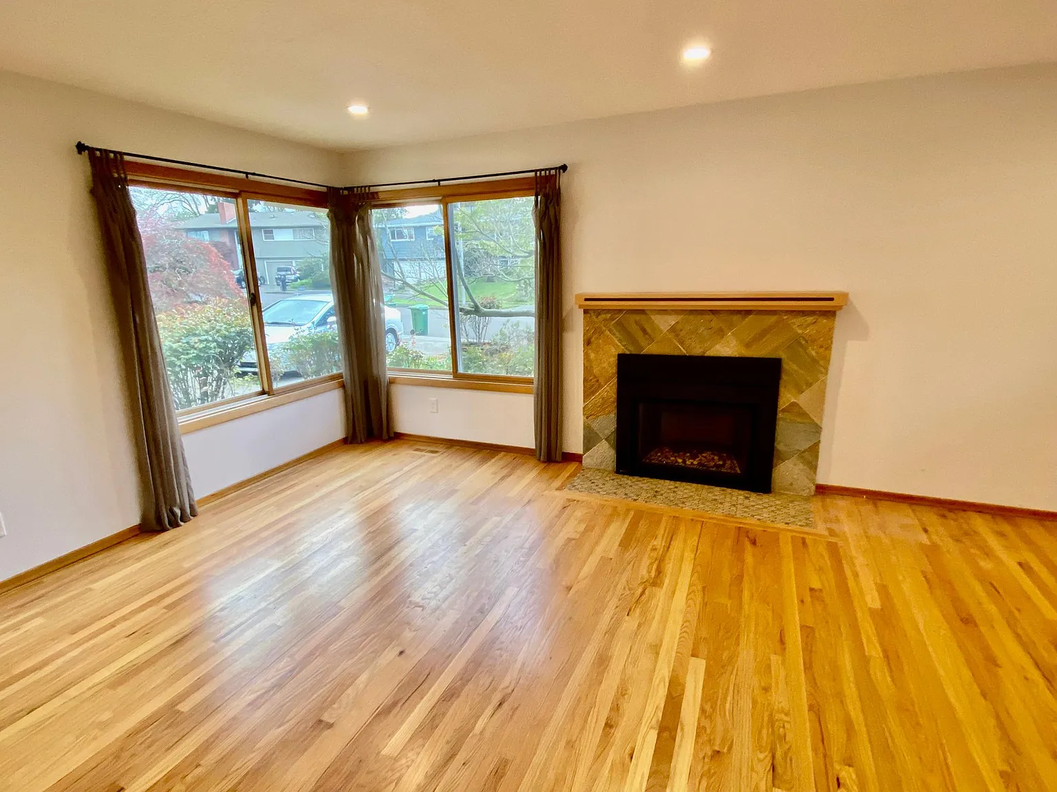 3 bed, 1450 sqft, $2,850 — Photo 2