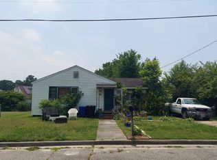 8 Harris Rd, Portsmouth, VA 23702