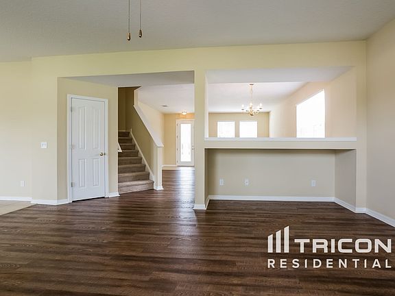 3rd image of 10506 Marsanne Pl