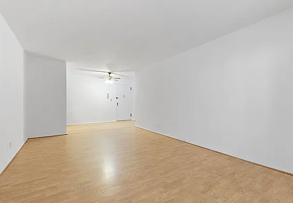 4th image of 52-40 39th Dr APT 3J
