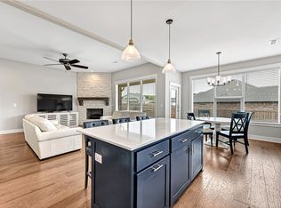 2691 S Apricot Rd, Fayetteville, AR 72701