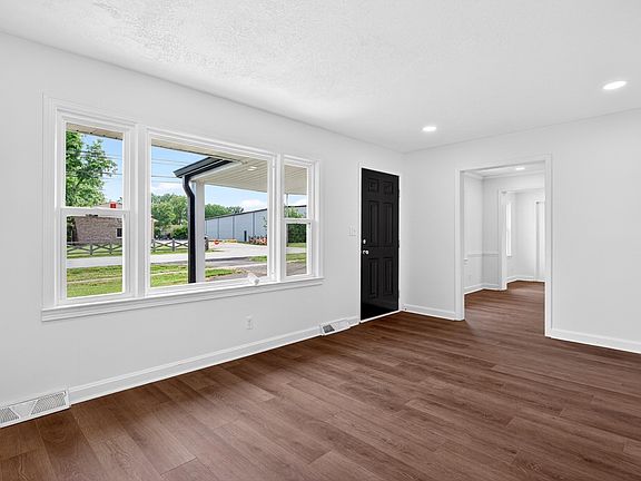 2nd image of 3325 Kramers Ln