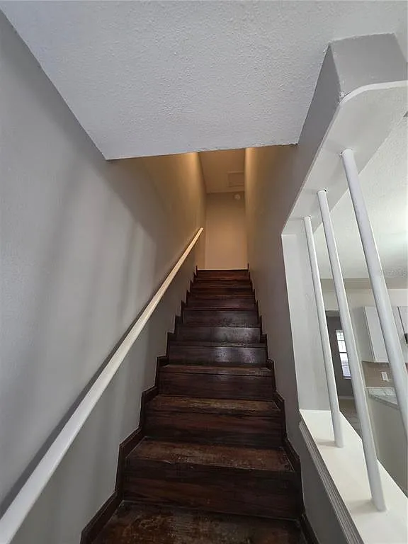 3 bed, 2.5 bath, 1190 sqft, $1,950 — Photo 2