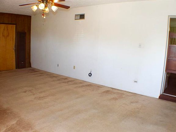 4th image of 10363 Menzies St