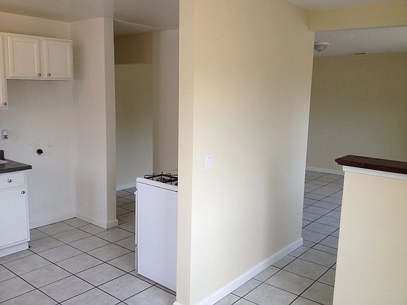 5th image of 16385 Balsam Ave
