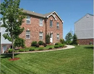 1607 Cloverdale Ln photo 1