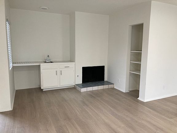4th image of 119 Driftwood St APT 13