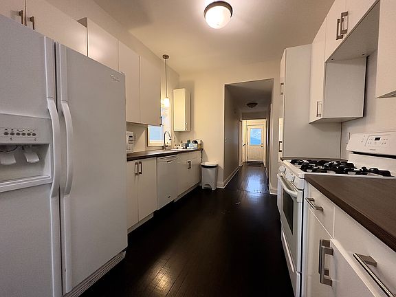 3rd image of 898 Randolph Ave