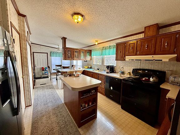 5th image of 8181 Stage Coach Rd