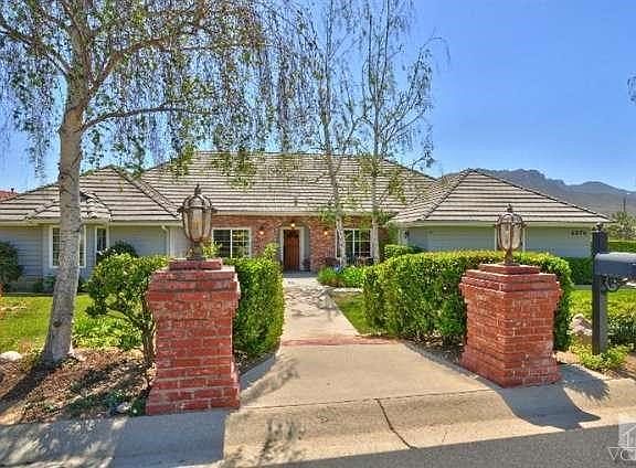 3rd image of 4076 Greendale Cir