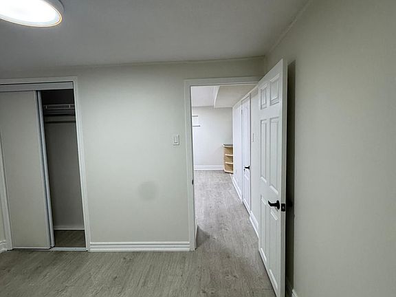 4th image of 44 Royal Orchard Blvd