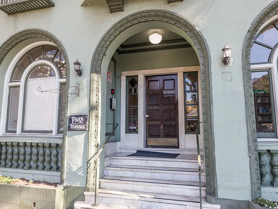 240 Grand Ave