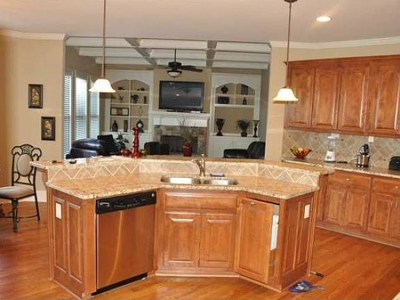 kitchen to keeping rm