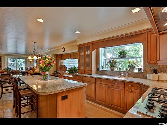 3rd image of 2607 E Cruise Bay Ct
