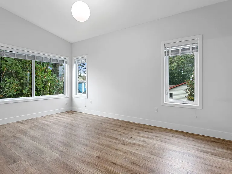 4808 SE Franklin St — Photo 16