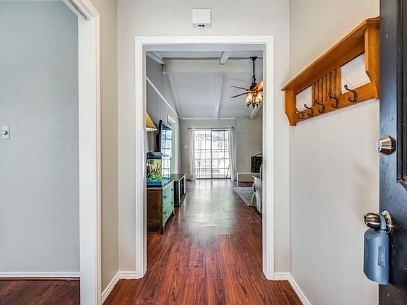 4th image of 1944 Aspen Dr