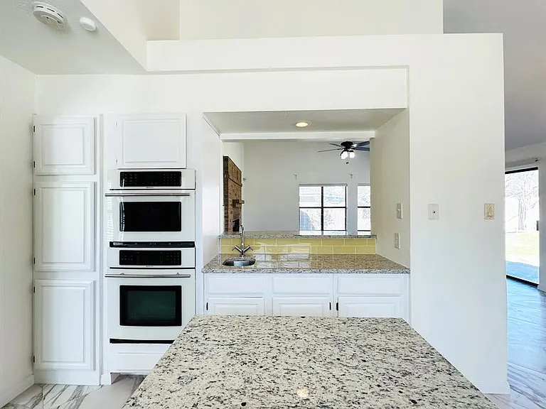 306 Applewood Dr — Photo 15