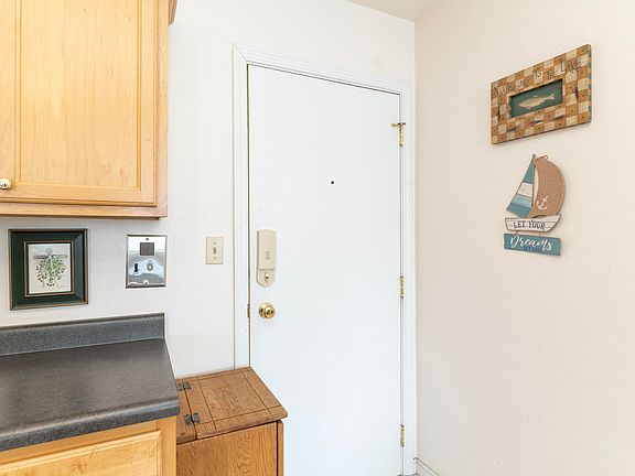 3rd image of 223 N Shore Dr APT 310