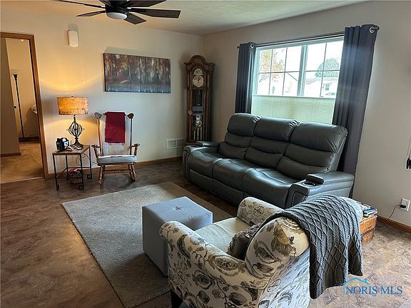4th image of 14900 County Road H #71