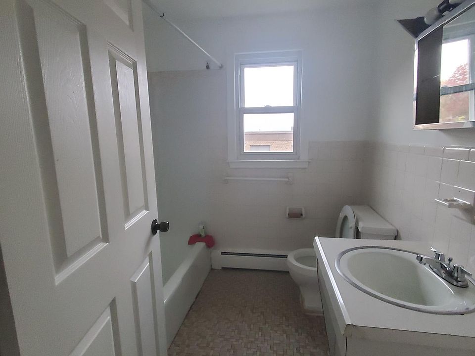 2nd image of 60 Long St #3W