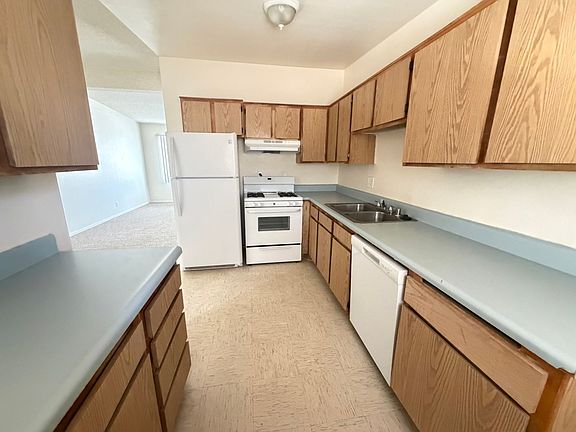 3rd image of 246 Kasmir St