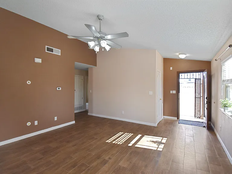 14229 Poets Rock Ln — Photo 5