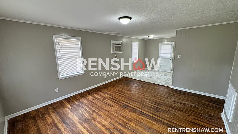 3 bed, 1.0 bath, $1,150 — Photo 2