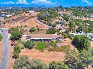 1146 Evergreen Ln, Vista, CA 92084